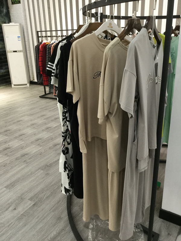 時尚棉麻連衣裙，新區女裝批發精選推薦